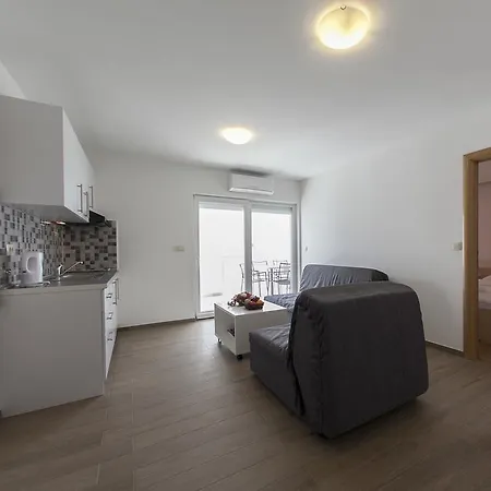 Klara Apartment *